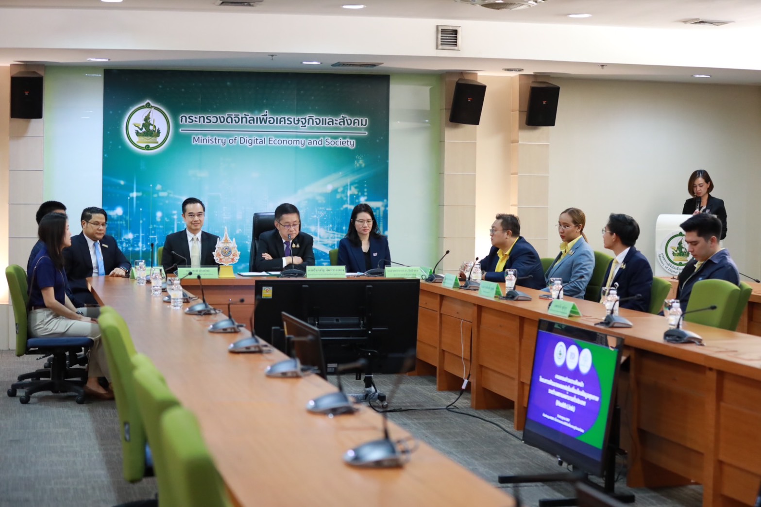 รมว.ดีอี โชว์ระบบ Health Link เชื่อมโยงข้อมูลสุขภาพทุกระดับ ช่วยผู้ป่วยเข้ารับบริการสุขภาพอย่างทั่วถึงและปลอดภัย