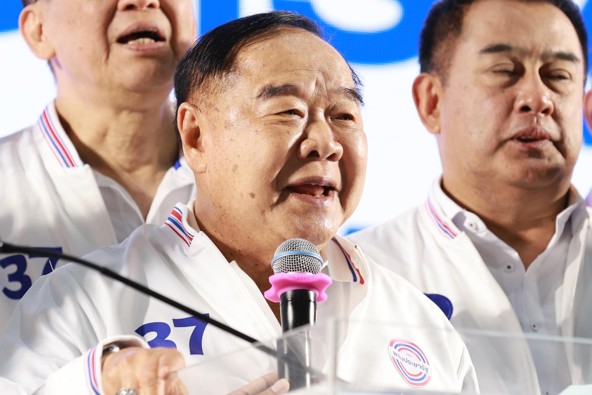 "บิ๊กป้อม" เมินแข่งดุโค้งสุดท้าย ลั่นไม่ขอเดือดกับใครด้วย 