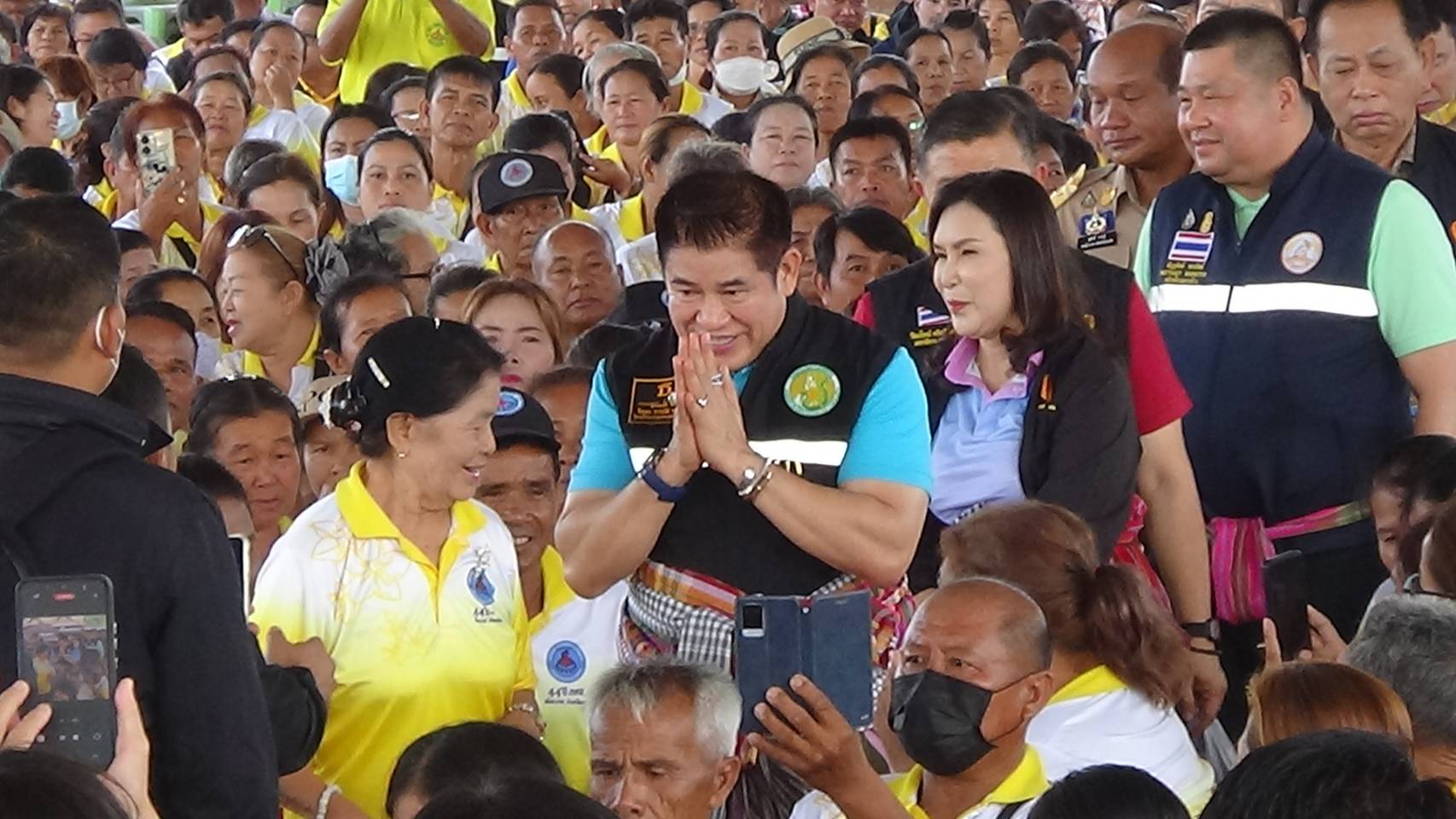 "ธรรมนัส"ลงพื้นที่ร้อยเอ็ดเขต 3 พร้อมจัดงบประมาณร่วม 2 พันล้านช่วยเหลือเกษตรกร 