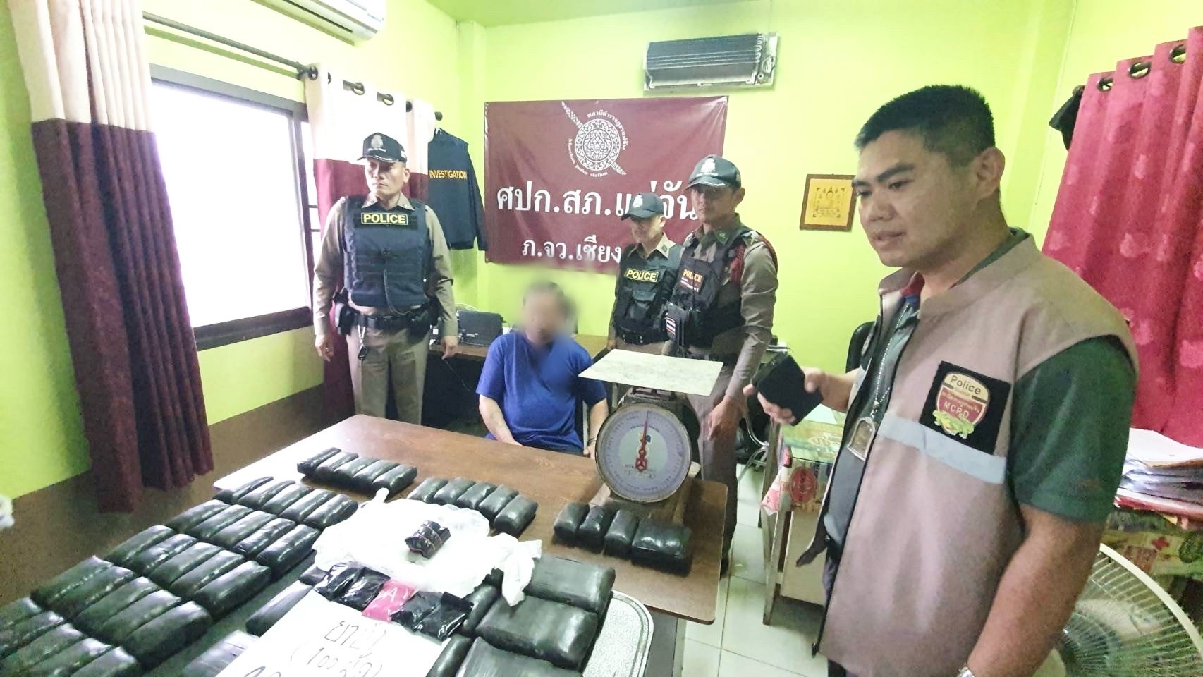 ตำรวจเชียงรายรวบหนุ่มภูซางพะเยารับจ้าง 3 หมื่นบาทขนยาบ้า 2 แสนเม็ด