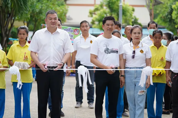 ส.ส.นครปฐมเขต 2 จับมือนายกฯอบต.วังตะกูชวนเยาวชนเดินรณรงค์วันต้านยาเสพติดโลก 