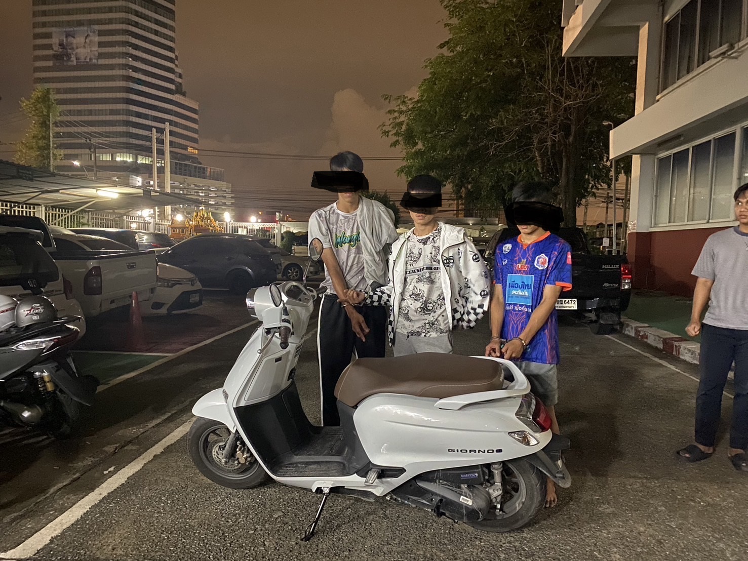 ตำรวจบางแก้ว เอาจริงตามรวบโจรลักรถ จยย.ในพื้นที่ 