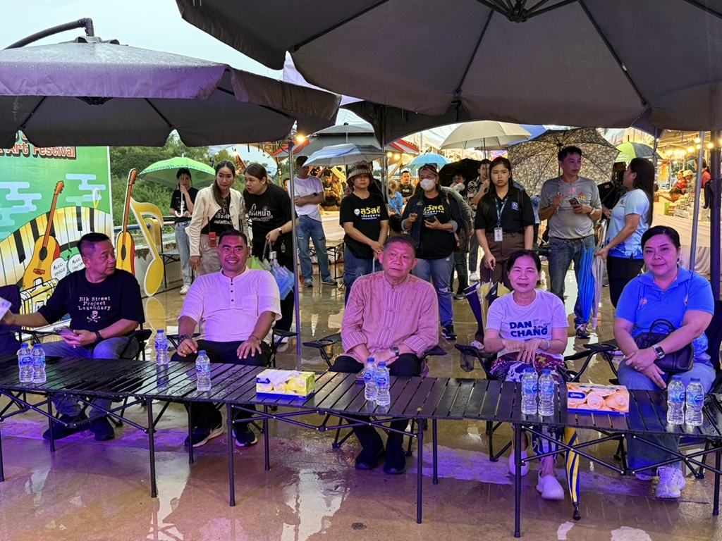 พ่อเมืองสุพรรณบุรี เปิดงานมหกรรมวัฒนธรรมดนตรีนานาชาติ "เมืองเหน่อ เฟสติวัล"