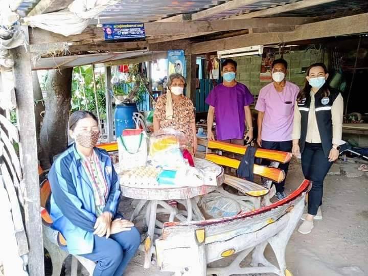  เทศบาลตำบลบ้านท่าหลวง  เยี่ยมผู้ป่วยติดเตียงและผู้พิการ