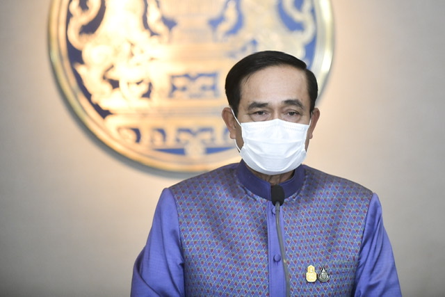 “บิ๊กตู่” สั่ง เพิ่มสถานที่คัดกรองก่อนส่งเข้ารพ.สนาม พร้อมขอบคุณเอกชนแก้ปัญหาสายด่วน-รถไม่พอ เผยให้กำลังใจ "หมอหนู-หมอตี๋-ปลัดสธ."รับศึกหนัก