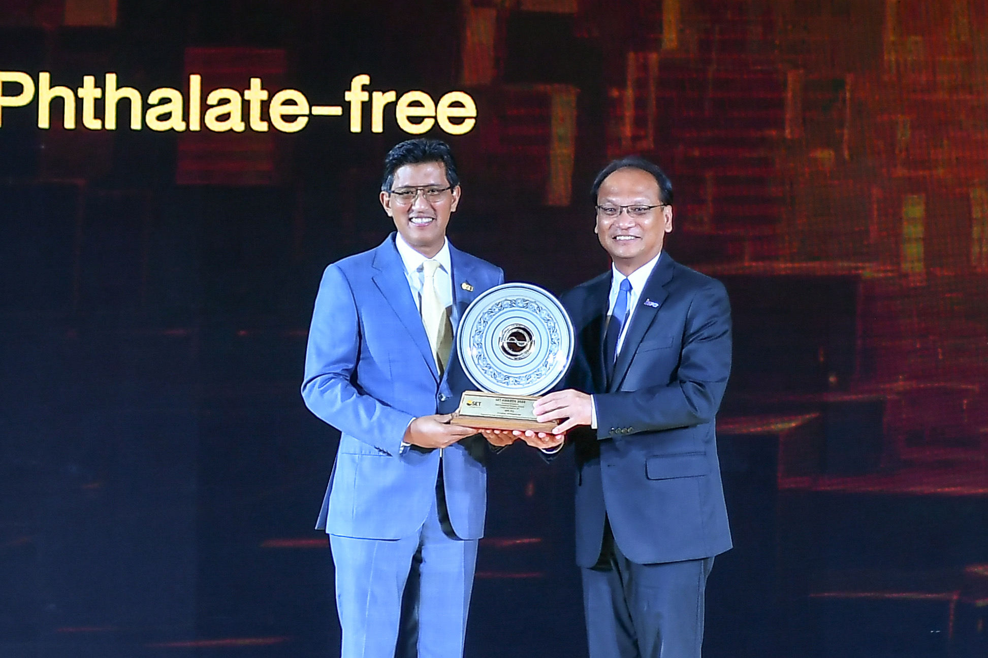 IRPC ตอกย้ำความเป็นเลิศด้านนวัตกรรมและความยั่งยืน คว้า Best Innovative Company Awards ระดับยอดเยี่ยม จาก SET Awards 2024     