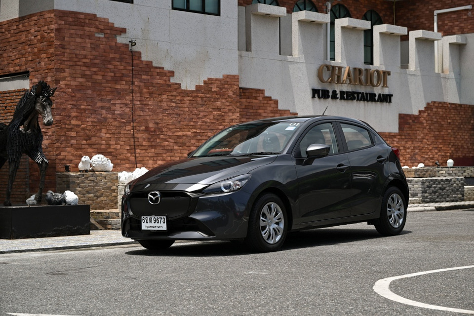 NEW MAZDA ESSENTIAL COLLECTION เทคโนโลยีสกายแอคทีฟเต็มคันสวยสง่างาม สมรรถนะแรงประหยัดน้ำมันราคาสุดคุ้ม