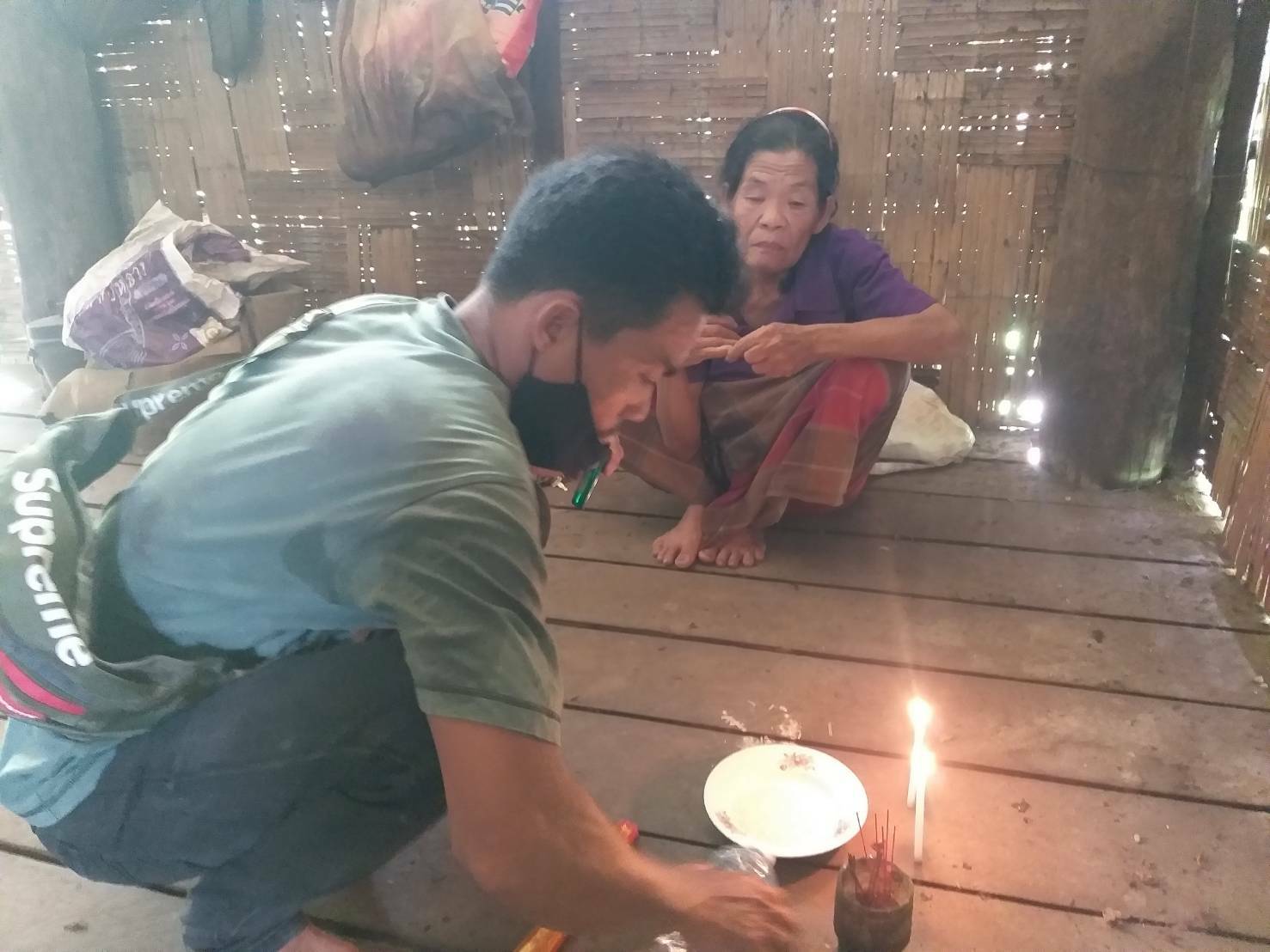 ค้นหาชายวัย 74 ญาตินำหมอไสยศาสตร์เข้าทำพิธีเปิดป่าขอสิ่งศักดิ์สิทธิ์ปล่อยตัว