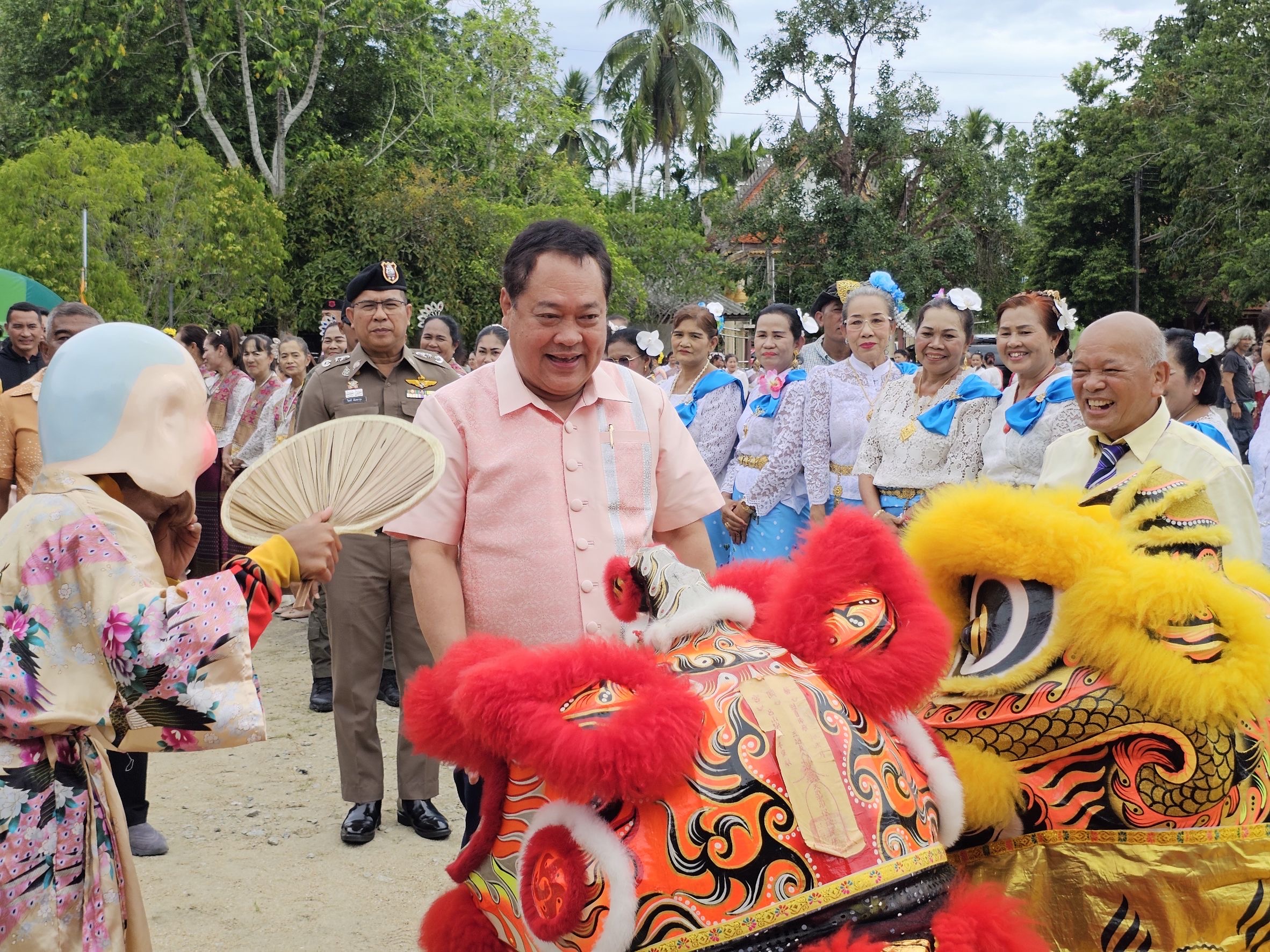 "รมว.ยธ." ร่วมพิธีสมโภชองค์ผ้าป่าสามัคคี ต่อเติมอาคารโรงเลี้ยงและบำรุงเสนาสนะ วัดบางปอ จ.นราธิวาส