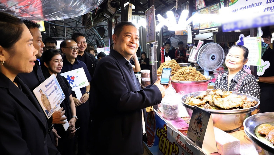 ผู้ว่าฯปทุม ลงพื้นที่ตลาด “คนละครึ่งพลัส” วันแรกสุดคึกคัก ร้านค้าร่วมเพียบ-ประชาชนแห่ใช้สิทธิ์