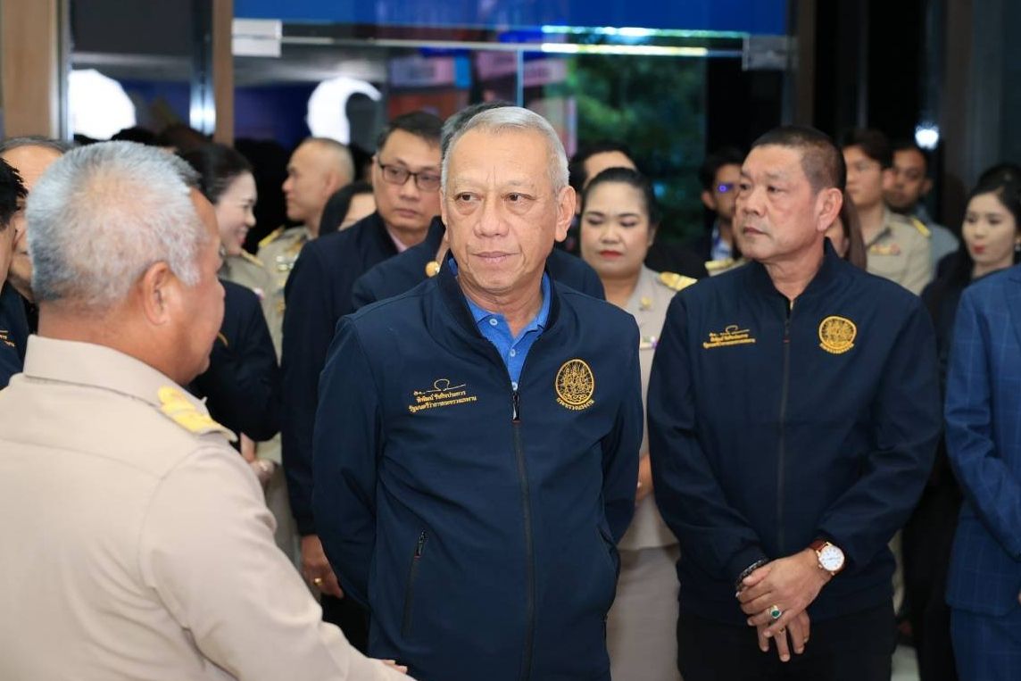 "พิพัฒน์" สั่งติดตามดูแลสถานประกอบการ-ลูกจ้าง หลังน้ำท่วมภูเก็ตคลี่คลาย