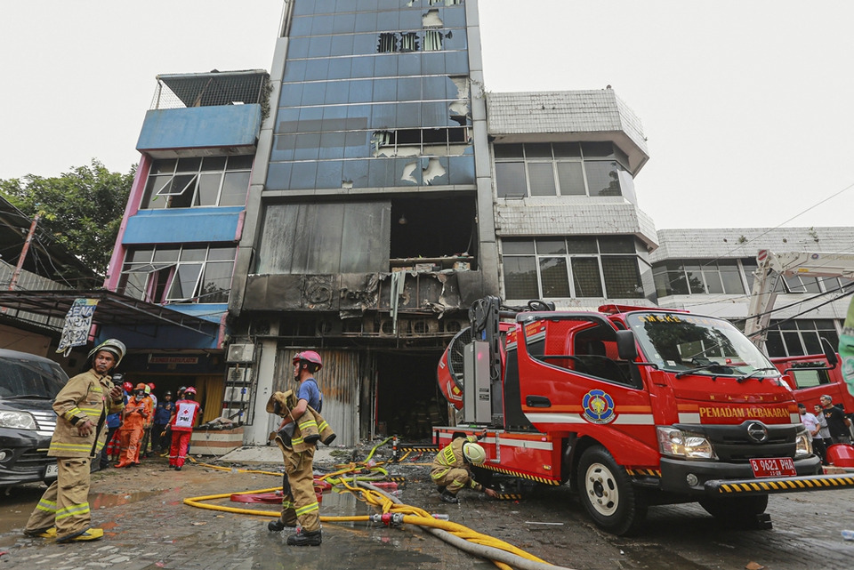 ตาย 18 ศพ! ไฟไหม้อาคาร 7 ชั้น กลางกรุงจาการ์ตา เร่งกู้ชีพช่วยผู้ติดค้าง