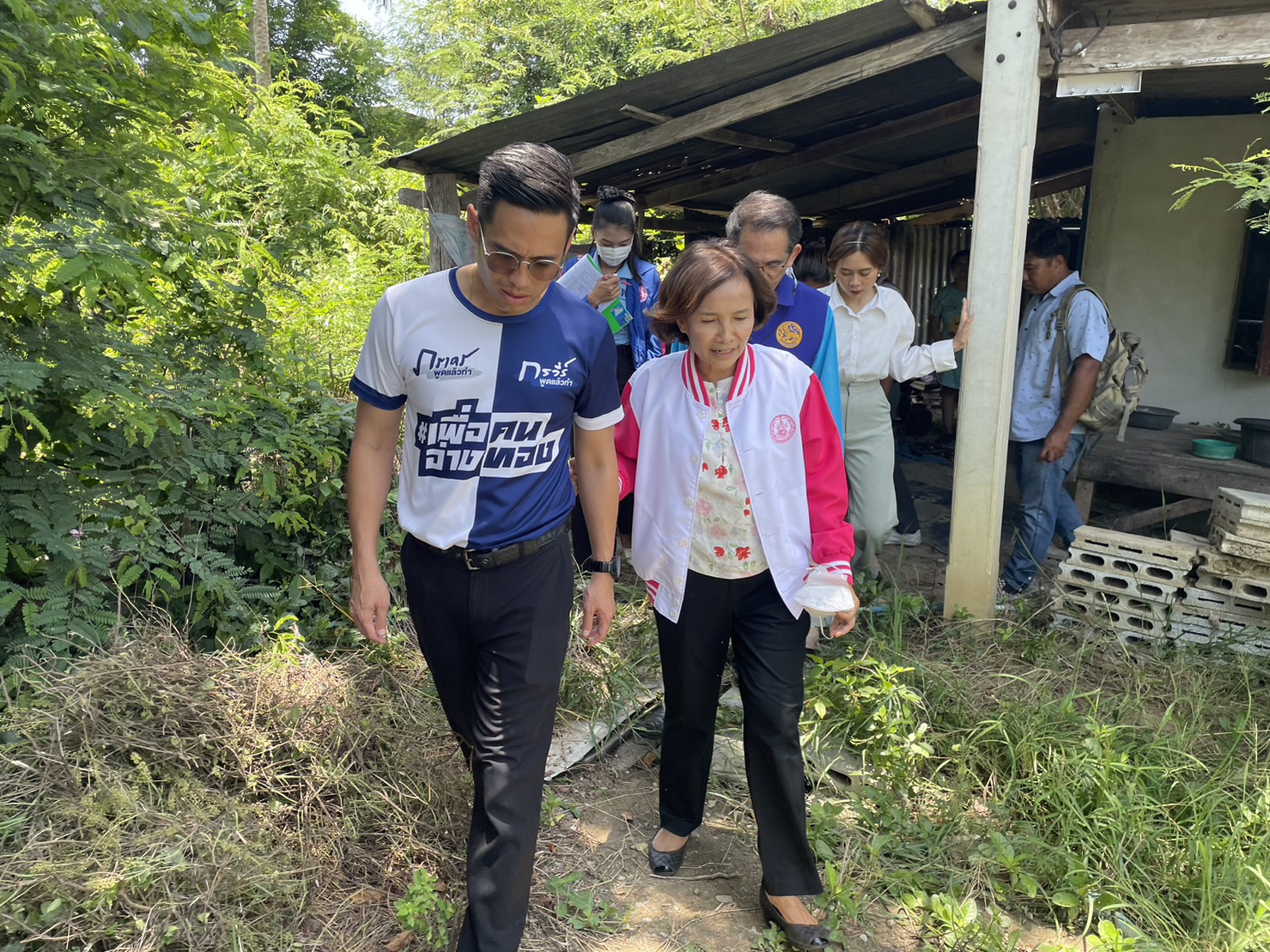 ส.ส.อ่างทองร่วมกับพม.อ่างทองมอบบ้านพร้อมของขวัญแก่คนพิการเนื่องในโอกาสวันแม่แห่งชาติ 12 สิงหาคม 2566 