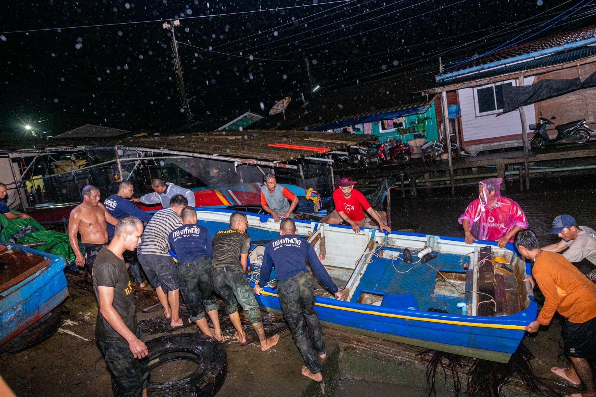 ตราด เปิดภาพวงจรปิด น้ำขึ้นลงฉับพลัน เรือใหญ่ เรือเล็ก เสียหายอย่าง 20 ลำ