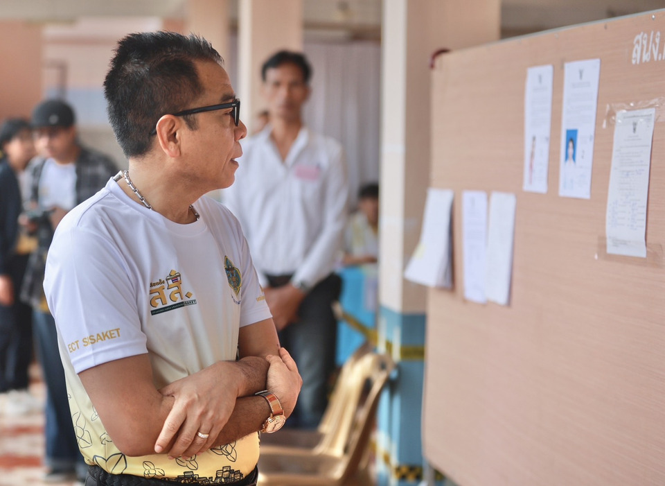 "เลขากกต." ลงพื้นที่ศรีสะเกษ ตรวจเยี่ยมหน่วยเลือกตั้งซ่อมเขต5 คาดรู้ผลคะแนนไม่เป็นทางการ 2 ทุ่มวันนี้ 
