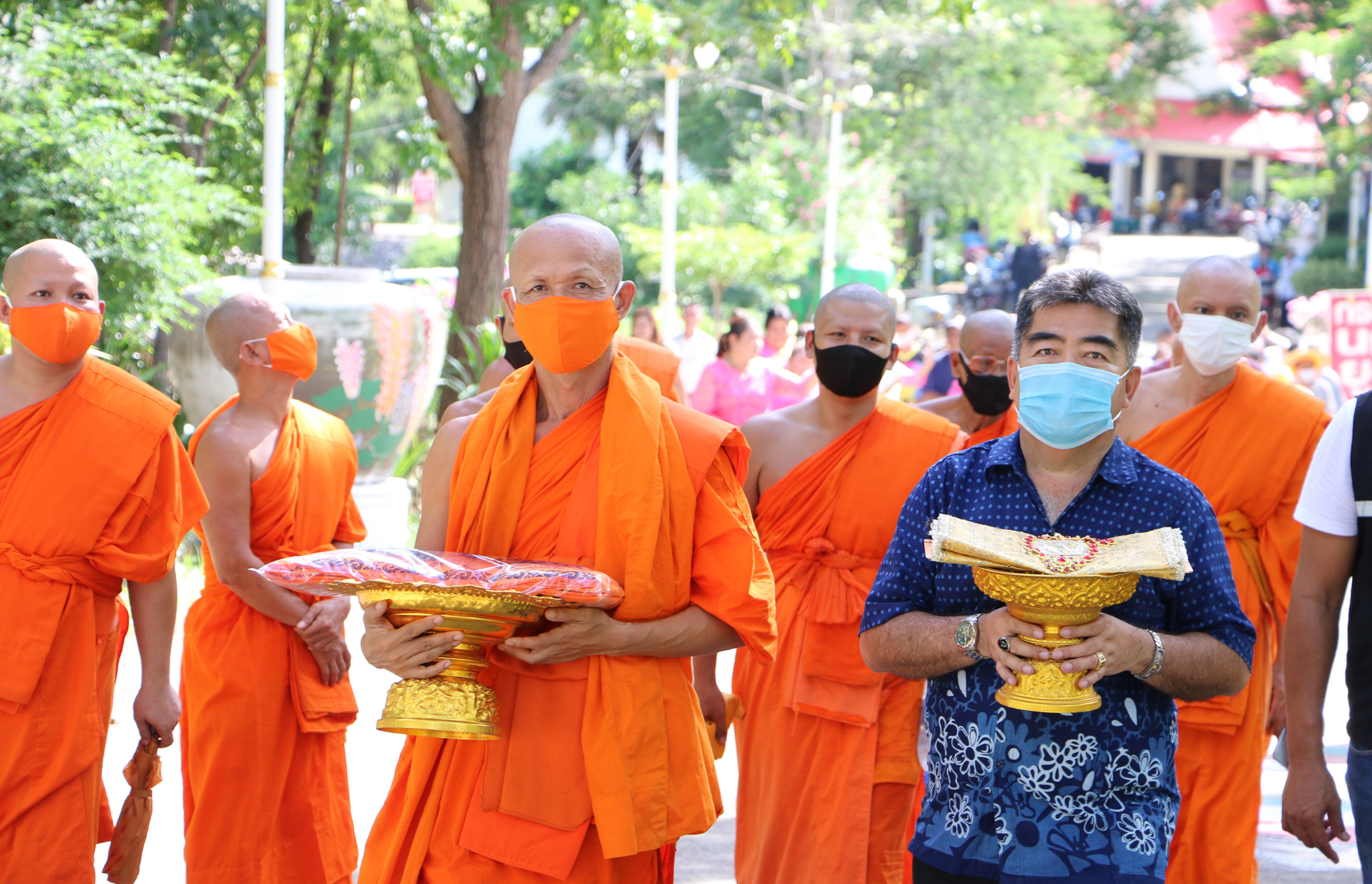 ตามดู'ผู้แทนเมืองชาละวัน'พาท่องเที่ยวไหว้พระวัดเขาทราย ชมฝูงนกยูงรำแพน-ดอกกระเจียวบาน