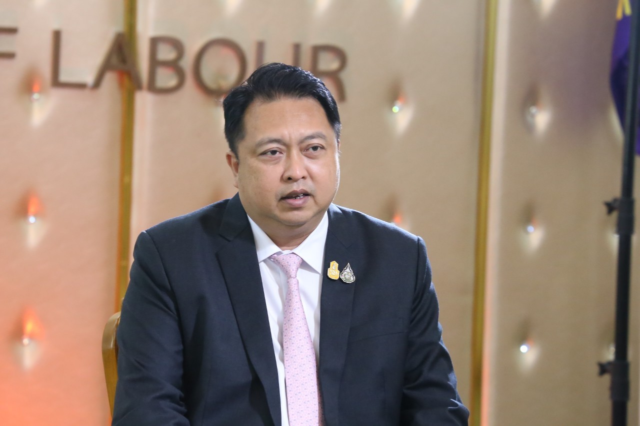 รมว.แรงงานเผย ครม.มีมติปรับปรุงขั้นตอนขอทบทวนสิทธิ์ “ม33 เรารักกัน” เช็กรายละเอียดมีอะไรบ้าง
