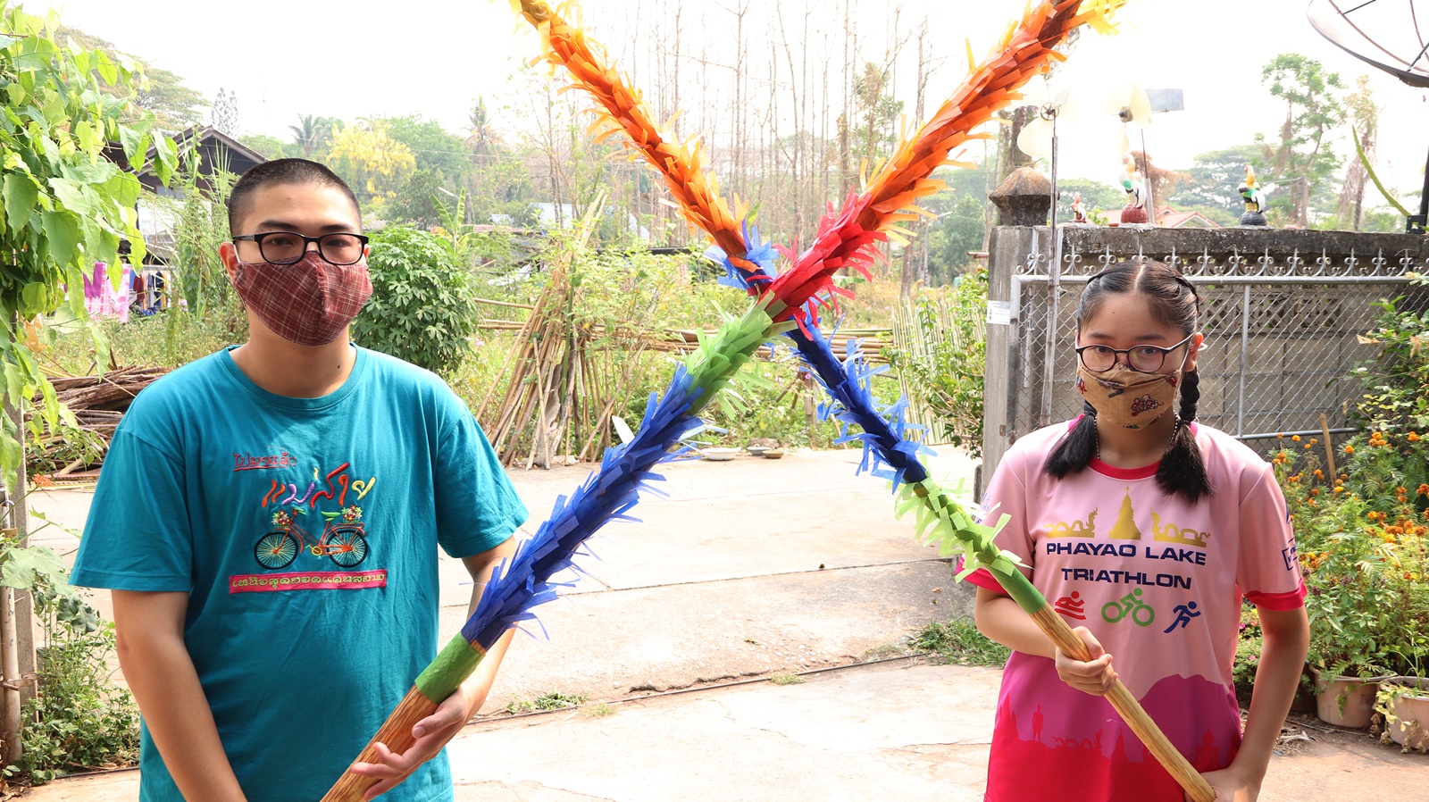 คนพะเยาไม่ทิ้งฮีต สอนลูกหลานให้ทำไม้ก๊ำศรี สืบทอดศิลปวัฒนธรรมบรรพชนล้านนา