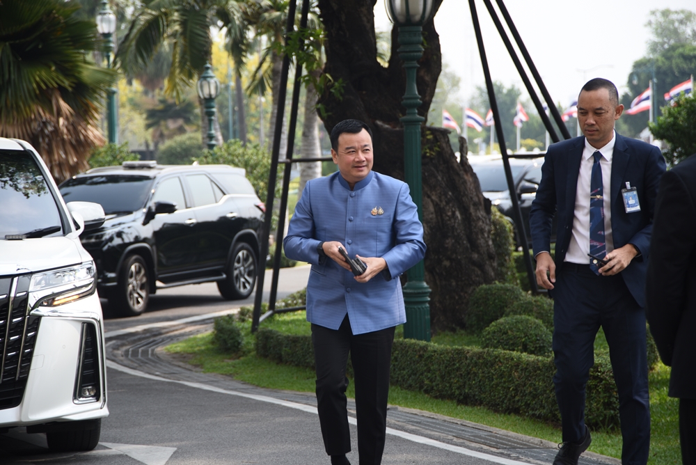 "สรวงศ์" ปัดดึงงูเห่า โหวตหนุน "นายกฯ" ยันแชทหลุด เด็กปชน.ไม่ใช่ "เพื่อไทย" ยังไร้สัญญาณปรับครม.