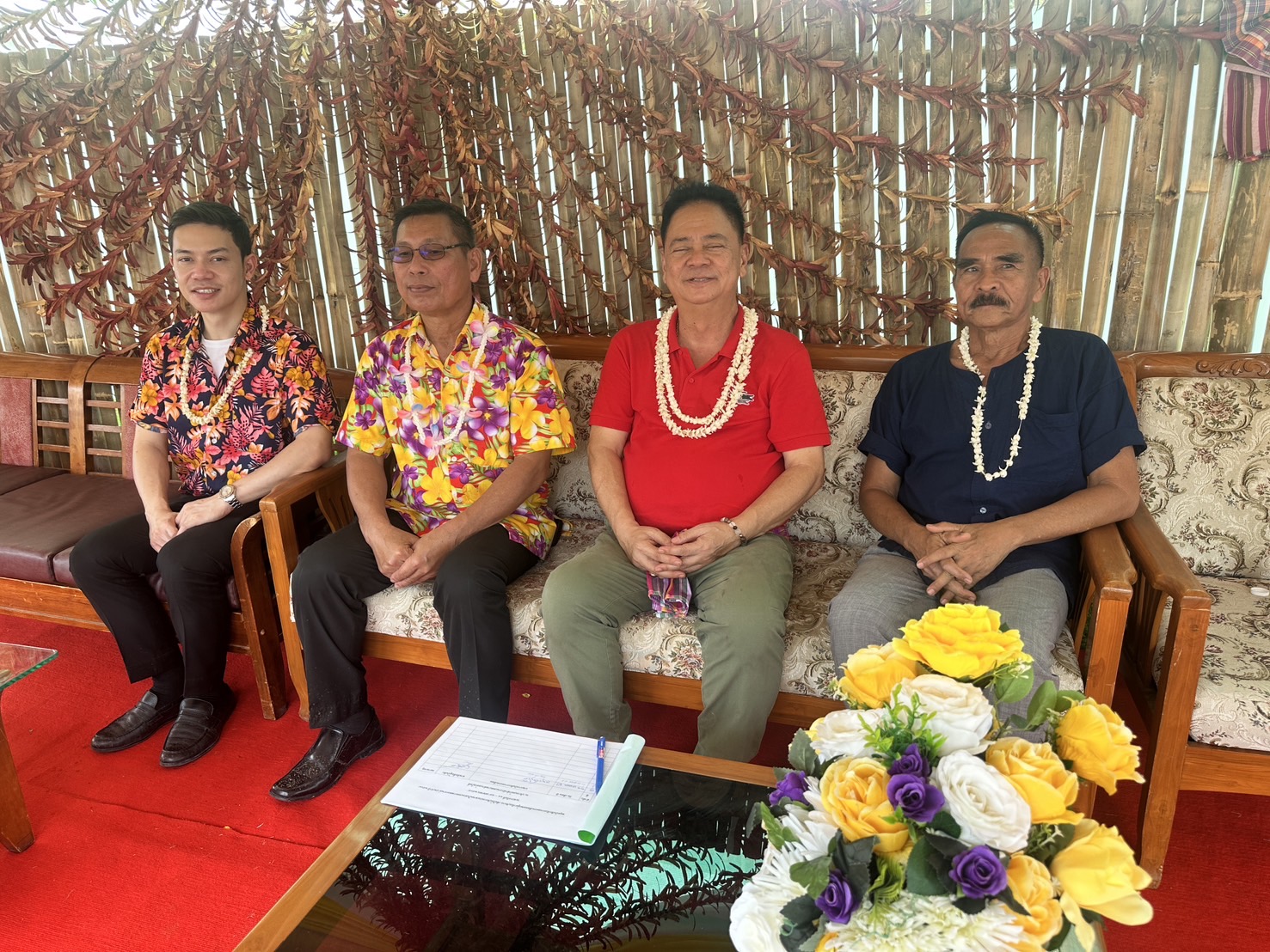 กาฬสินธุ์ เย็นชุ่มฉ่ำรดน้ำดำหัวขอพรผู้สูงอายุ สืบสานประเพณีสงกรานต์ปีใหม่ไทย
