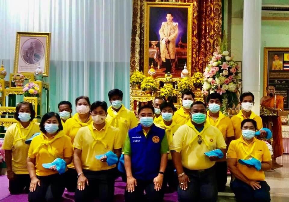 รองผู้ว่าฯอ่างทอง ร่วมถวายภัตตาหารเพล แด่พระภิกษุ สามเณร   ผู้เข้าสอบบาลีสนามหลวงที่วัดอ่างทองวรวิหาร อ.เมือง จ.อ่างทอง