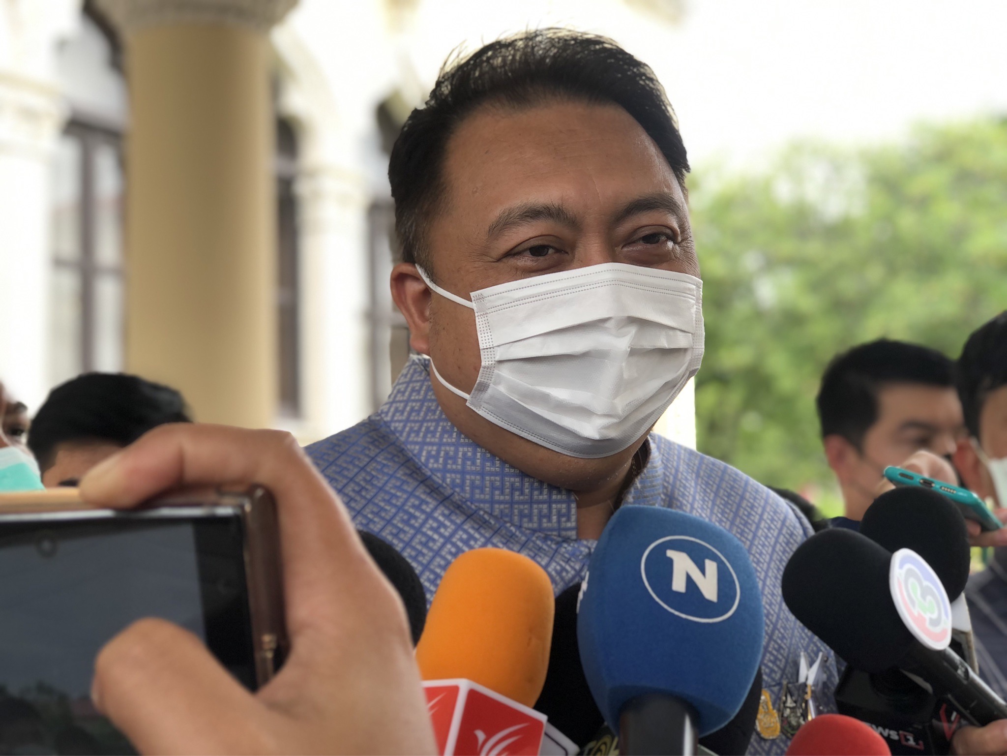 “สุชาติ” แจงปม 8 ปี รัฐบาล-ฝ่ายค้าน มีทีม กฎหมายตีความ วอนรอศาลตัดสิน ลั่น “พปชร.” ชู “บิ๊กตู่” ไปต่อ