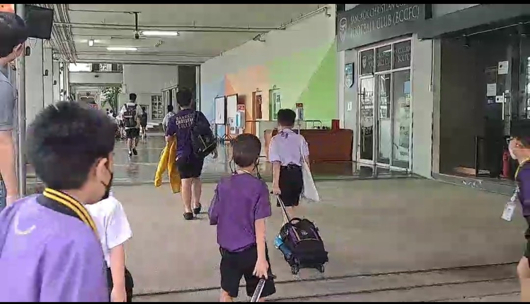 ยังไร้เงานร.แต่งนอกเครื่องแบบ​โรงเรียนกรุงเทพคริสเตียน​ แม้ปลดล๊อกใส่ชุดไปรเวทได้1วัน