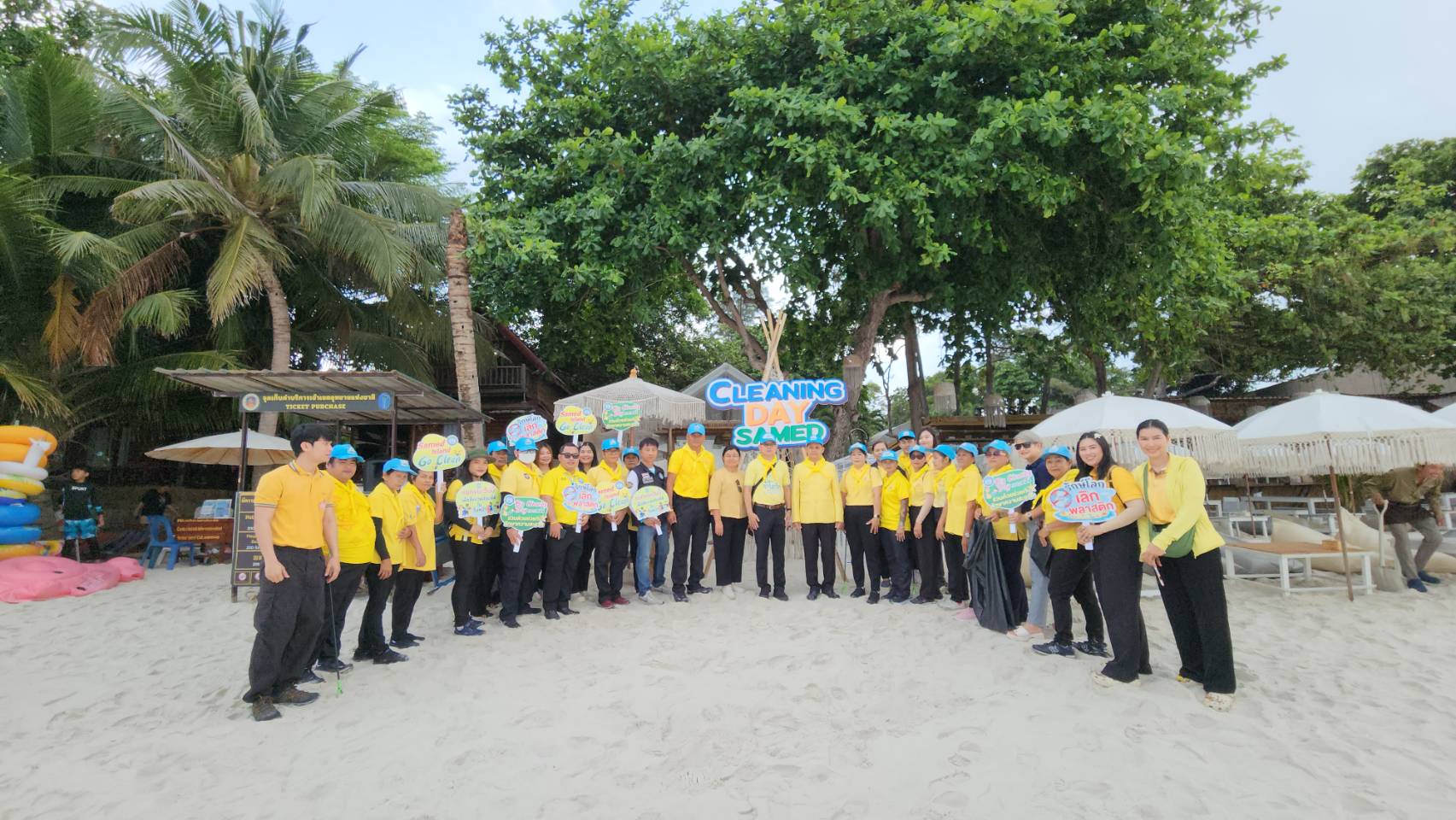 "อบต.เพ"ระดมเก็บขยะชายหาดและดำน้ำเก็บขยะใต้ทะเลบนเกาะเสม็ด