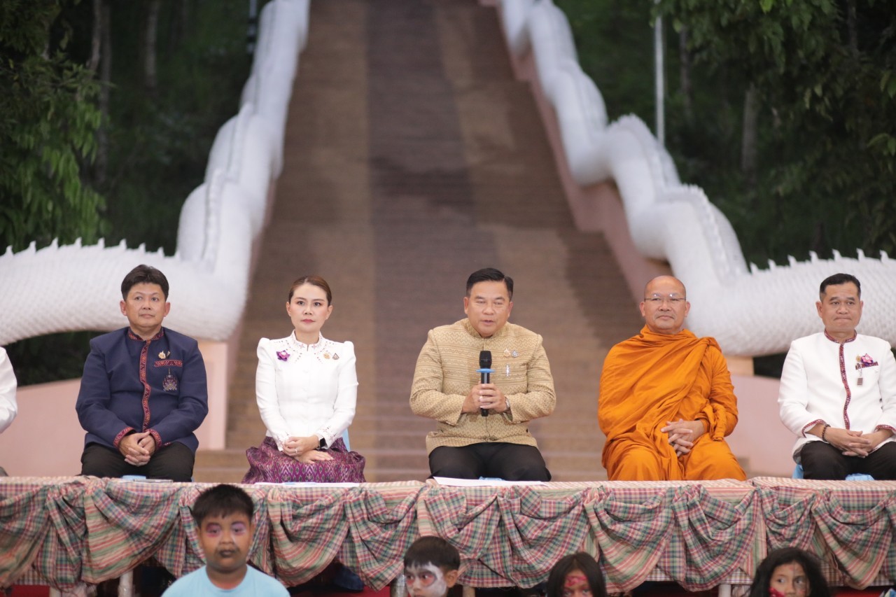 กาฬสินธุ์จัดใหญ่งานตักบาตรเทโวภูสิงห์ปีที่20