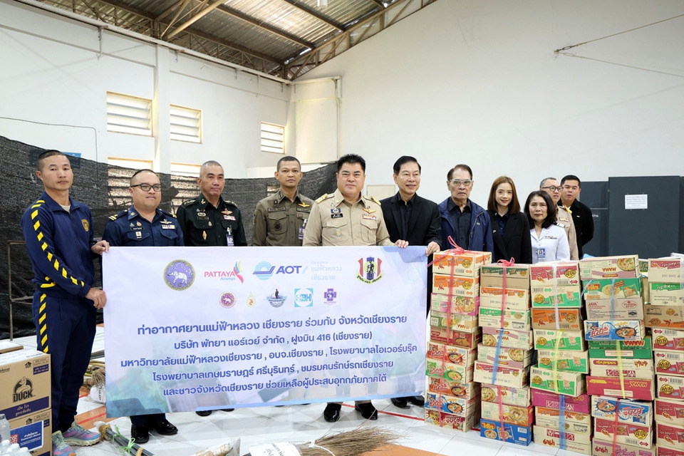 เชียงรายลำเลียงสิ่งของช่วยผู้ประสบอุทกภัยใต้ ภายใต้โครงการ “เจียงฮาย บ่ ลืม ส่งใจ๋ หื้อ หาดใหญ่”