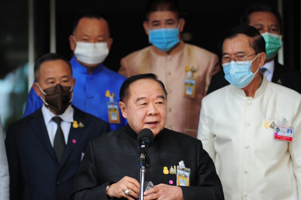 "บิ๊กป้อม" เรียกหน่วยมั่นคงที่มูลนิธิป่ารอยต่อฯ​ ประเมินม็อบราชประสงค์ก่อนถกครม.นัดพิเศษ