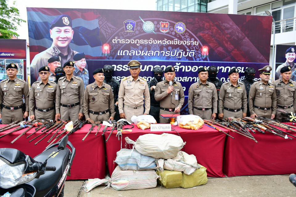 เชียงรายลุยหนัก! จับยาบ้า 2.3 ล้านเม็ด ยึดกระบะข้ามโขง 11 คัน กวาดล้างท่อดังทั่วเมือง 