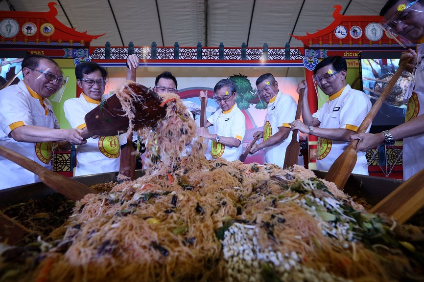 เปิดประเพณีงานเจ เยาวราช 2563 เมนูมงคลผัดหมี่จักรพรรดิชัยมงคลโป๊ยเซียน 