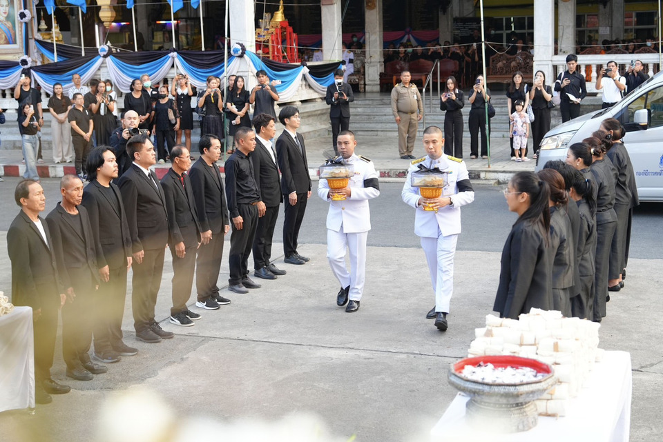 "ในหลวง" โปรดเกล้าฯพระราชทานเพลิงศพเป็นกรณีพิเศษ ผู้เสียชีวิตจากเหตุการณ์เครนถล่ม