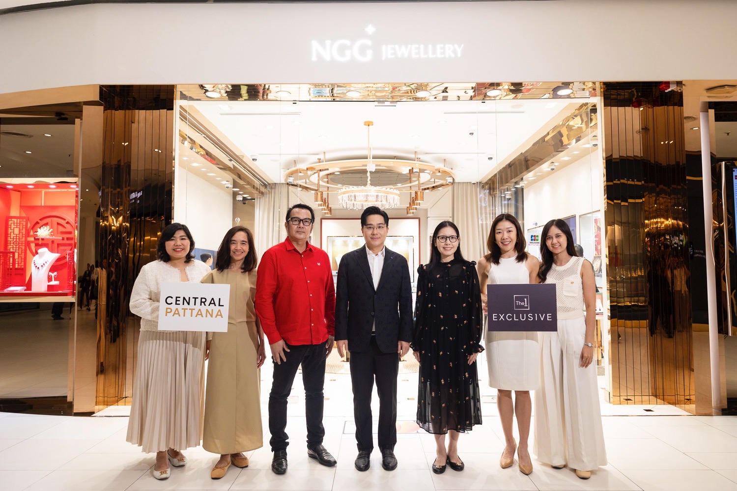 The 1 Exclusive ผนึกกำลัง เซ็นทรัลพัฒนา และ NGG Jewellery  ร่วมกับ “หมอช้าง” เชิญสมาชิกสัมผัสพลังล้ำค่าแห่งหยก พร้อม Exclusive Preview จี้หยกดีไซน์พิเศษ
