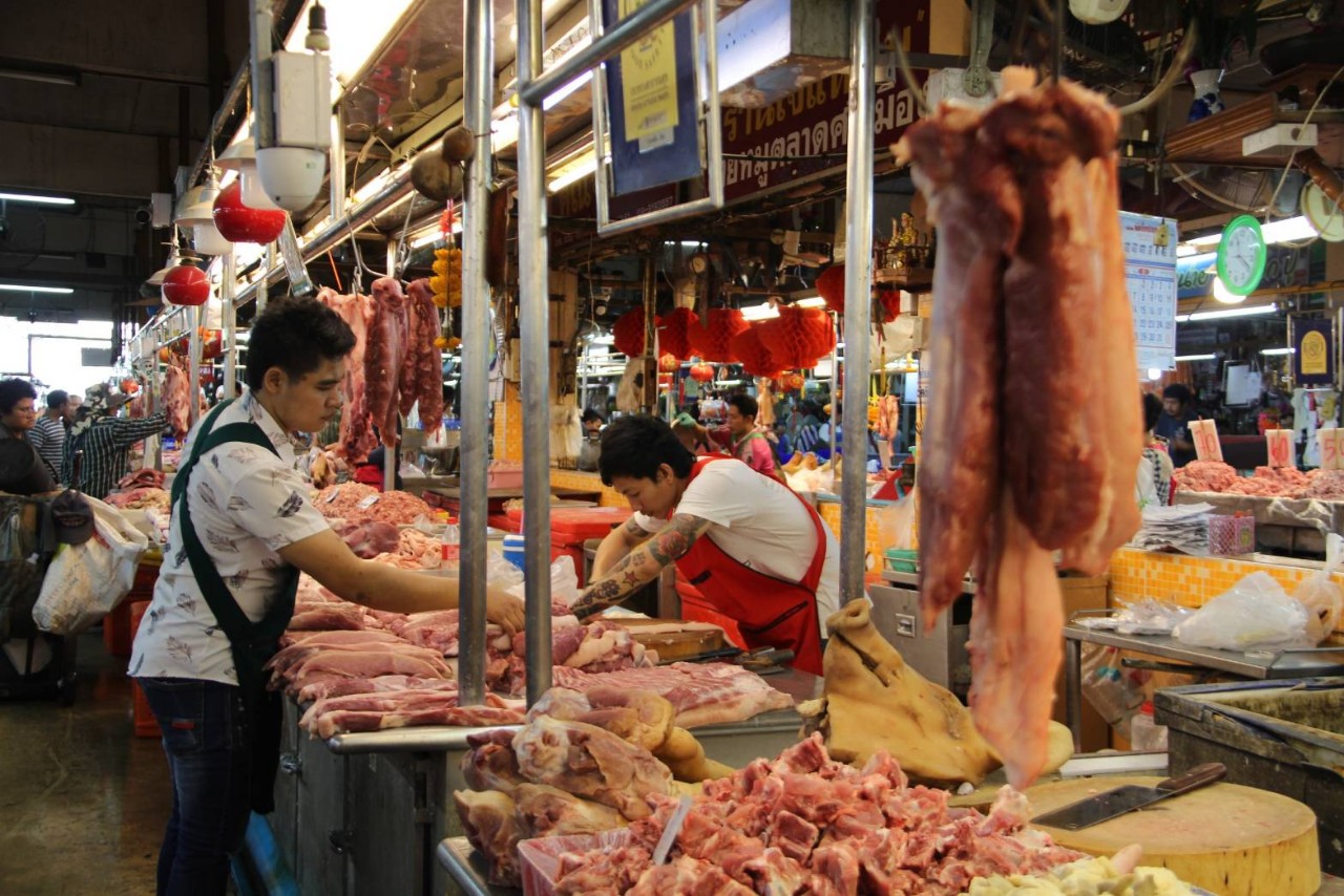 แห่ซื้อของไหว้ตรุษจีนก่อนวันจ่ายหวั่นราคาพุ่งสูง