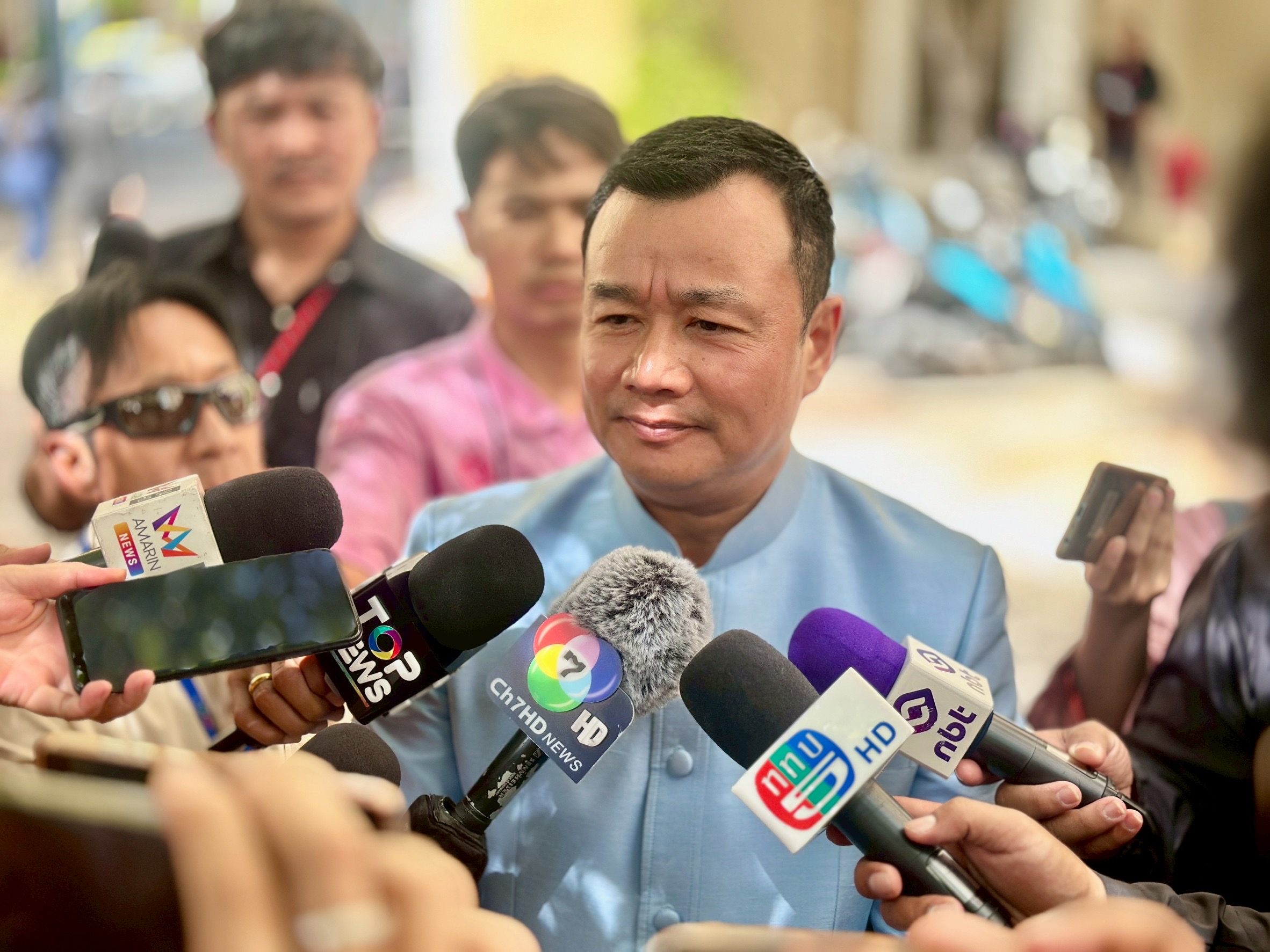 “สรวงศ์” ลั่นเก้าอี้รองประธานสภาฯ คนที่ 1 รอที่ประชุมพรรคพท.เคาะ งง “กล้าธรรม” ขอโอกาส เชื่อคุยกันได้