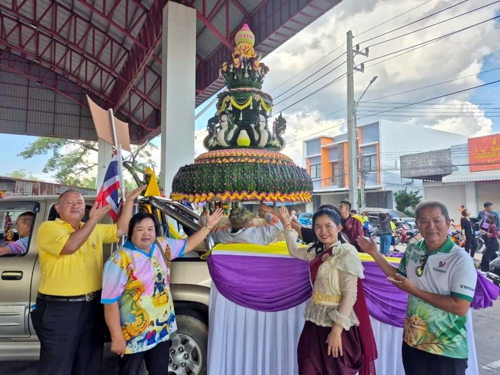 "สส.สุภาพร" เดินสายร่วมงานสืบสานประเพณีลอยกระทง ในพื้นที่เขต 1 ยโสธร 