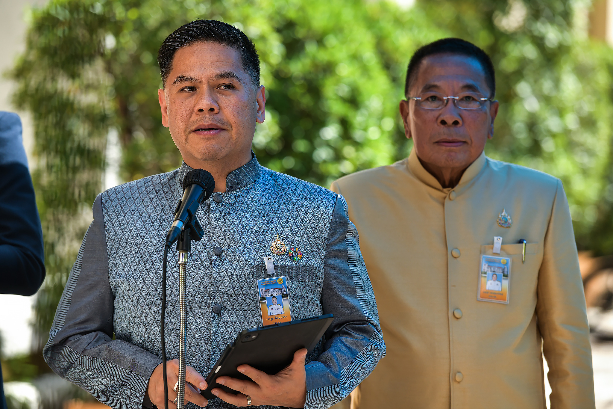 "วราวุธ" สั่งเร่งเยียวยาจิตใจ-ฟื้นฟูอาชีพ หลังผู้อพยพ อ.เดชอุดม เครียดฆ่าตัวตาย