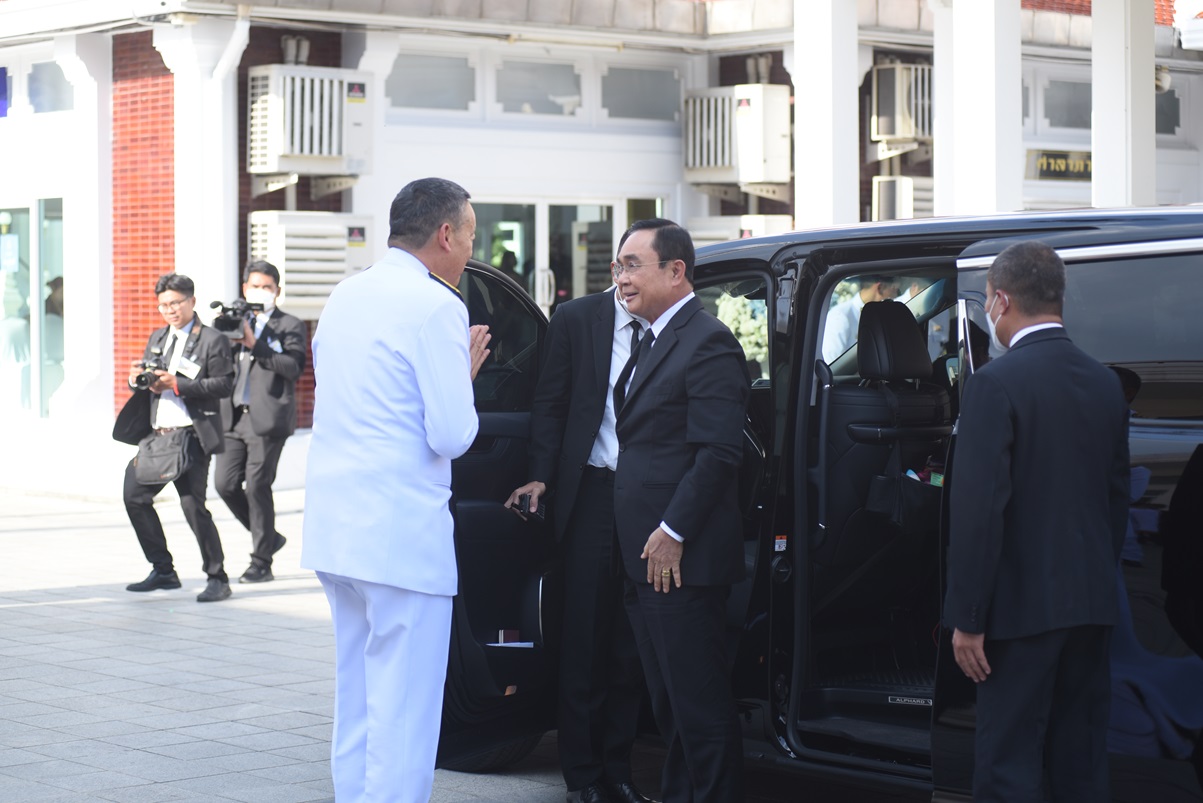 ในหลวงโปรดเกล้าฯพระราชทานเพลิงศพ"นางชดช้อย ทวีสิน"บุคคลสำคัญร่วมพิธีแน่นวัดเทพศิรินทราวาส
