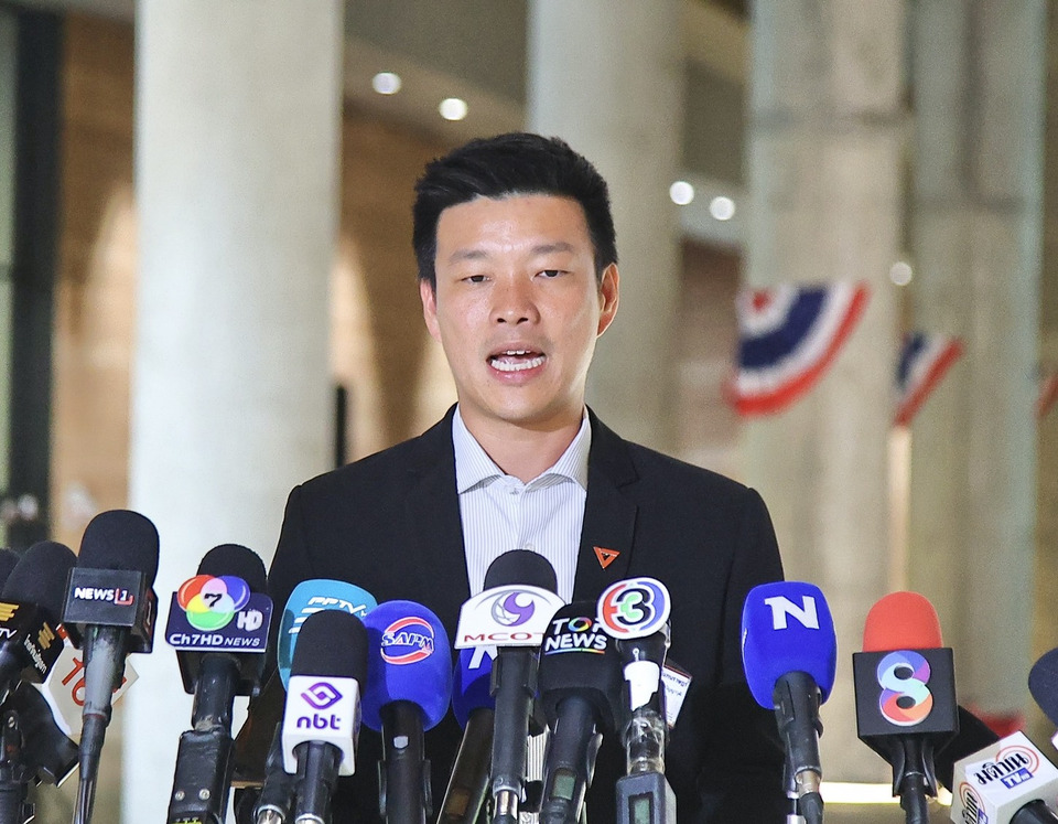"เท้ง" ลั่น "ภาวุธ" พร้อมเคลียร์ปม Forex ย้ำสถานะแค่ผู้ต้องสงสัย จี้DSI กางข้อหา ชี้พิรุธผบ.ตร. แย้งคดีการเมือง ซัดระบอบน้ำเงินกินรวบประเทศ