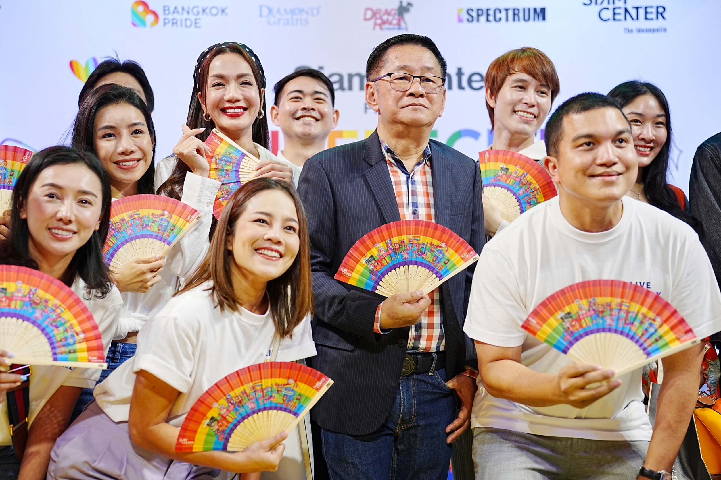 “ประเสริฐ” ยัน เพื่อไทยให้ความสำคัญกฎหมายสมรสเท่าเทียม พร้อมหนุนเปลี่ยนคำนำหน้านาม