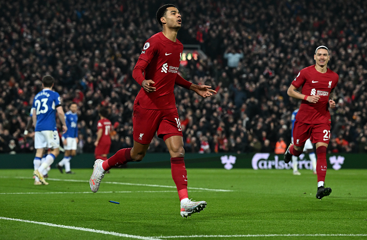  'หงส์แดง' เปิดบ้าน ชนะ 'เอฟเวอร์ตัน' 2-0 ขยับขึ้นอันดับ 9 ผลบอลพรีเมียร์ลีก