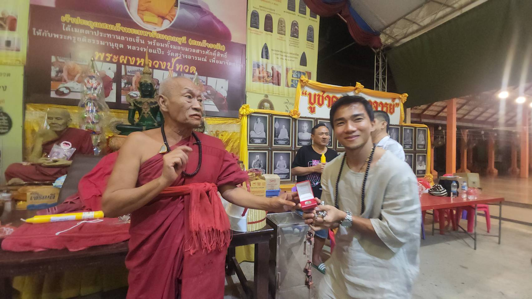 'เมสซี่ เจ' ชนาธิปจุดเทียน 1 เดือน 1 เสริมดวงรับปีใหม่ ขอกำลังใจสู้ศึกนัดสำคัญรายการบอลชิงแชมป์อาเซียน