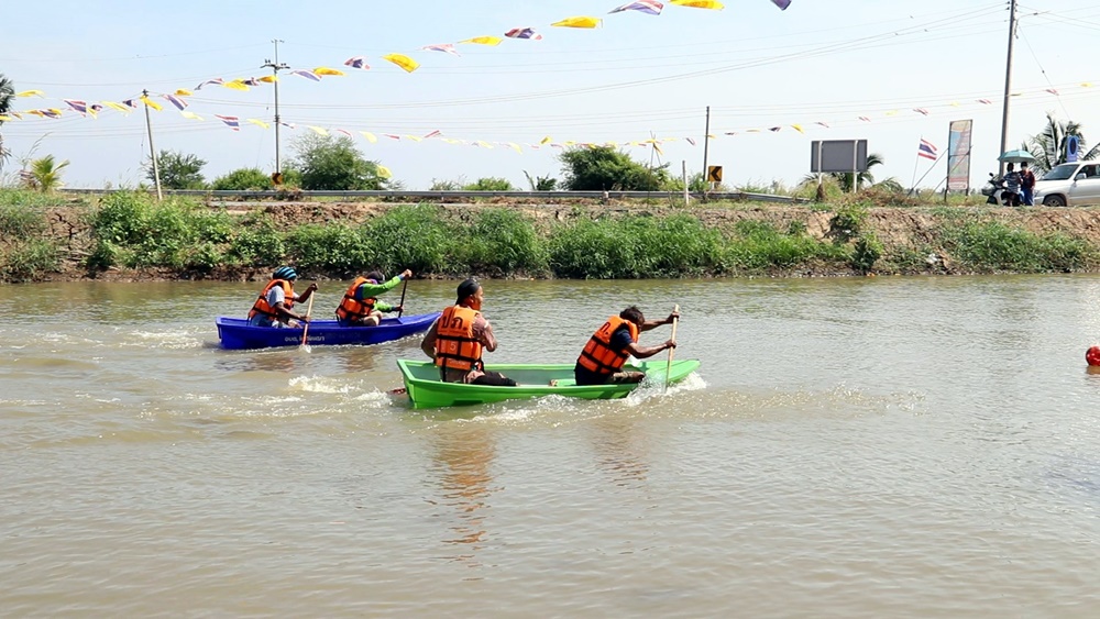 สุพรรณฯแข่งเรือพายพื้นบ้าน งานปิดทองไหว้พระ "หลวงพ่อพุทธมหาราช"