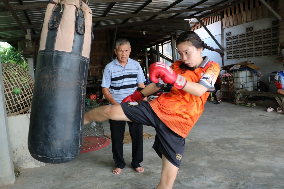  ทหารเกษียณเมืองสุรินทร์เปิดบ้านสอนมวยไทยให้เยาวชนฟรี มีศิษย์เก่าเป็นถึงแชมป์เวทีราชดำเนิน