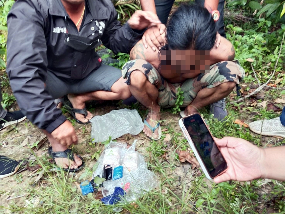 ขยายผลจับกุมหนุ่มผมยาวเครือข่ายค้ายาเสพติด พร้อมของกลางเกือบ 5 พันเม็ด