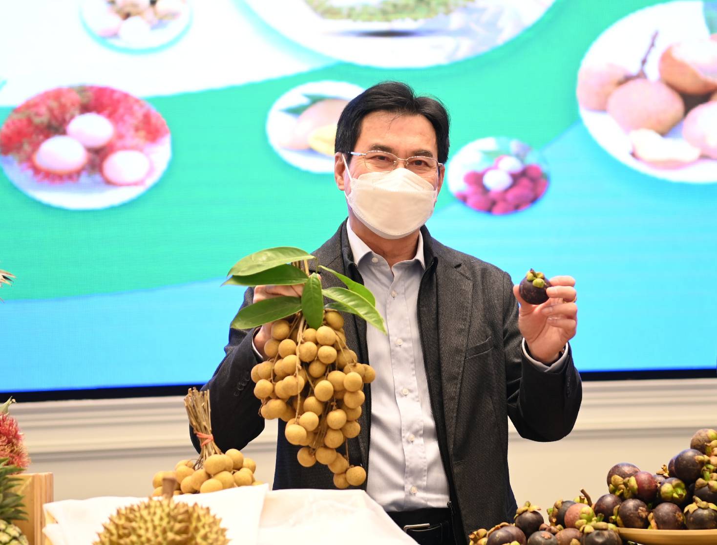 “จุรินทร์” ทำงานเชิงรุก 7 เดือนแรกส่งออกผลไม้สดและผลไม้แปรรูป 1.3 แสนล้าน ทั้งปี 1.8 แสนล้าน