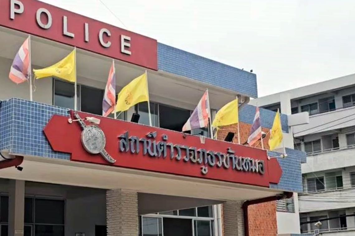 อดีตนักการเมืองโร่มอบตัวตำรวจปากแข็งซื้อบริการนักเรียนหญิงม.4