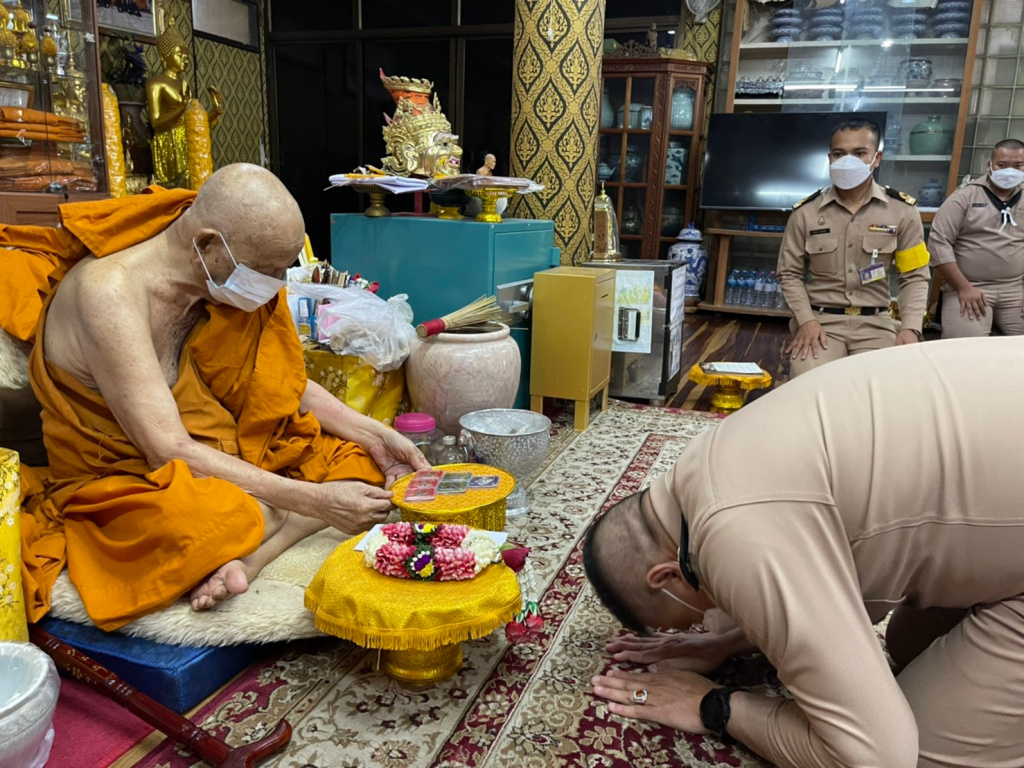 ผบ.กร. ถวายเหรียญกรมหลวงชุมพรฯ รุ่น “เรือ ต.91” แด่หลวงปู่บุญ โสภโณ